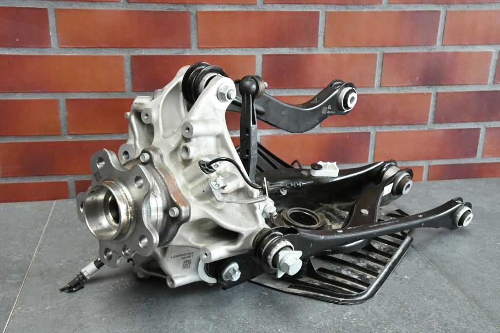 фото №1, Поворотний кулак ліва задня задня важіль 4 g26 gran coupe 3245km