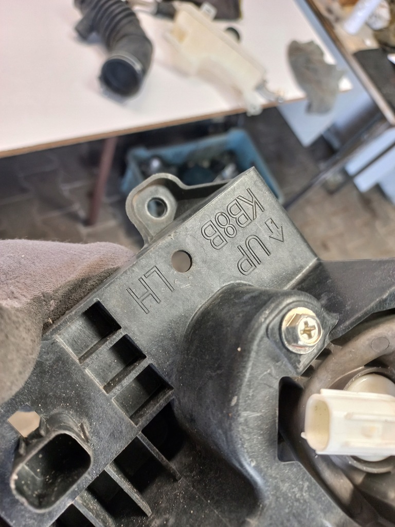 фото №3, Протитуманна фара кронштейн лівий mazda cx5 ii kb8b