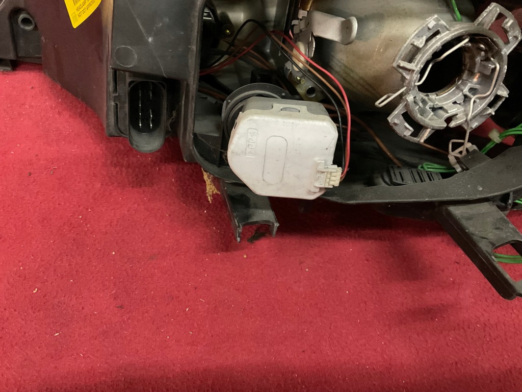 Ford focus mk1 фара левая правый  ксенон в Украине