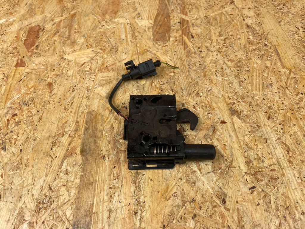 фото №7, Замок крепление засов капот audi tt 8s 8s0823509a 2014-