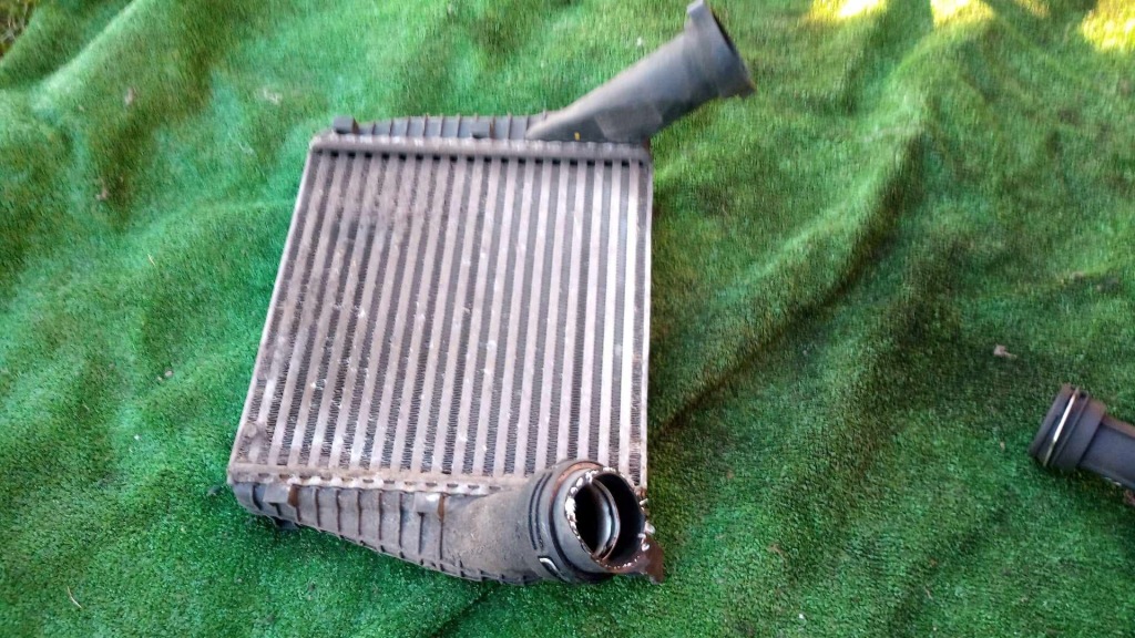 Интеркулер vw touareg 3.0tdi 7l6145804 комплект Киев