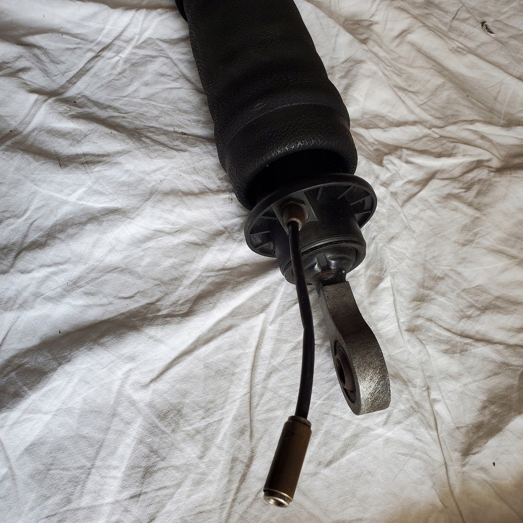 фото №2, Передня подушка кабіни scania r