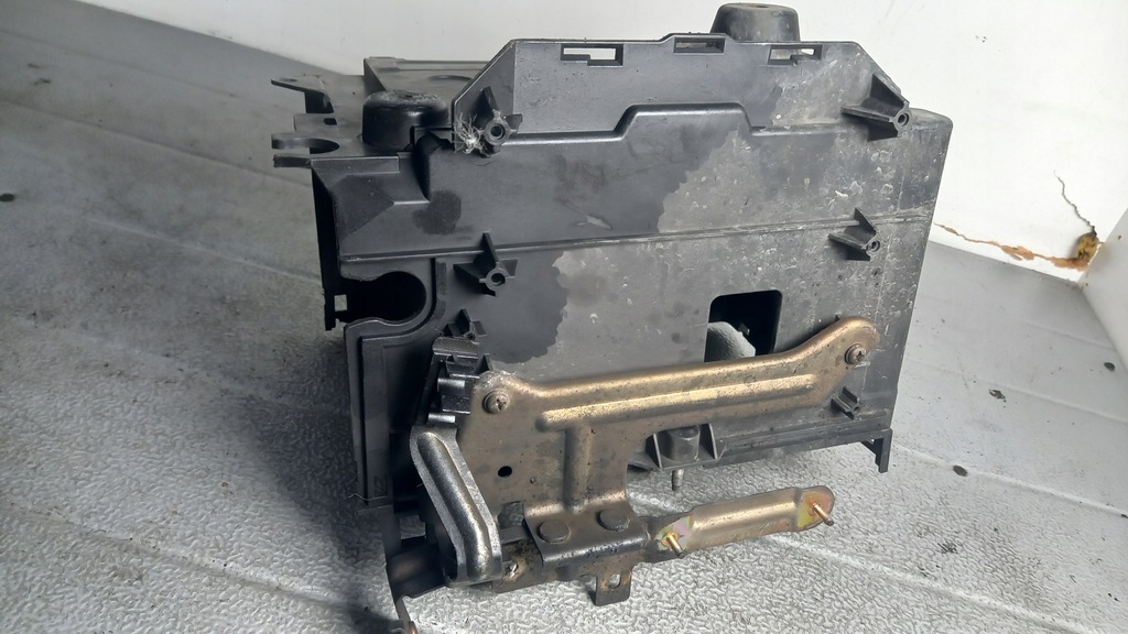 фото №5, Корпус акумулятор mazda 5