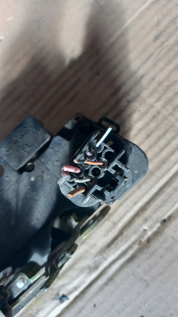 фото №4, Замок двері лівий перед fiat stilo 8pin