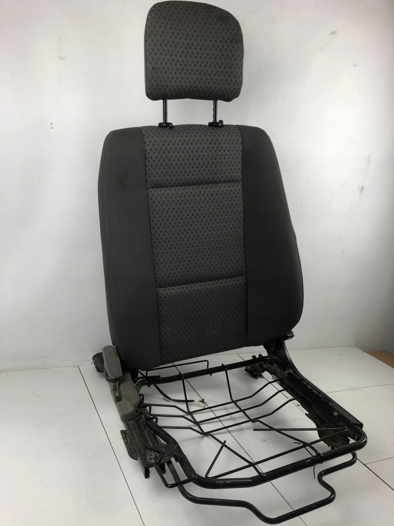 фото №1, Сиденье водителя спинка nissan cabstar 06-