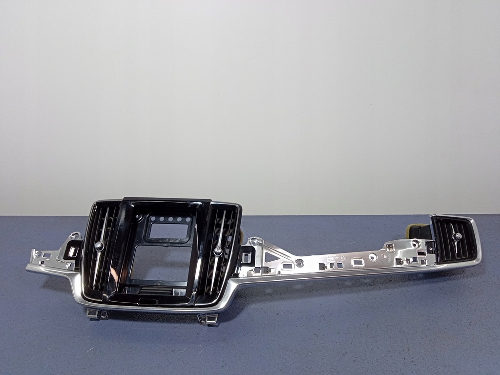 фото №1, Volvo v90 ii решётки накладки обдув 31366589