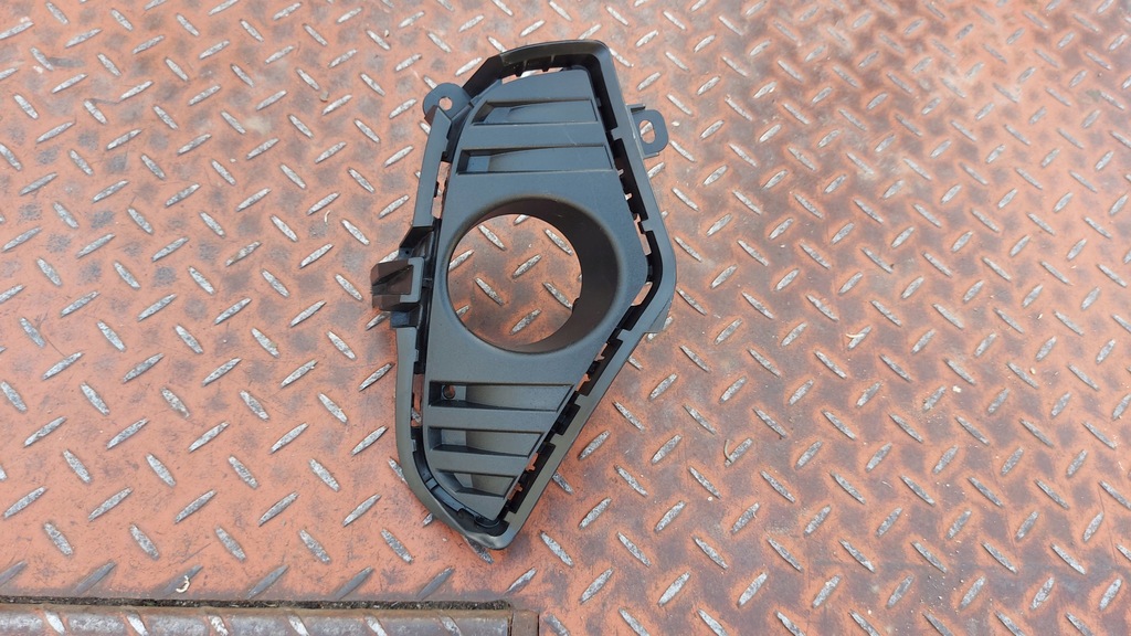 фото №1, Решітка рамка протитуманної фари права правий перед toyota rav4 v 19-