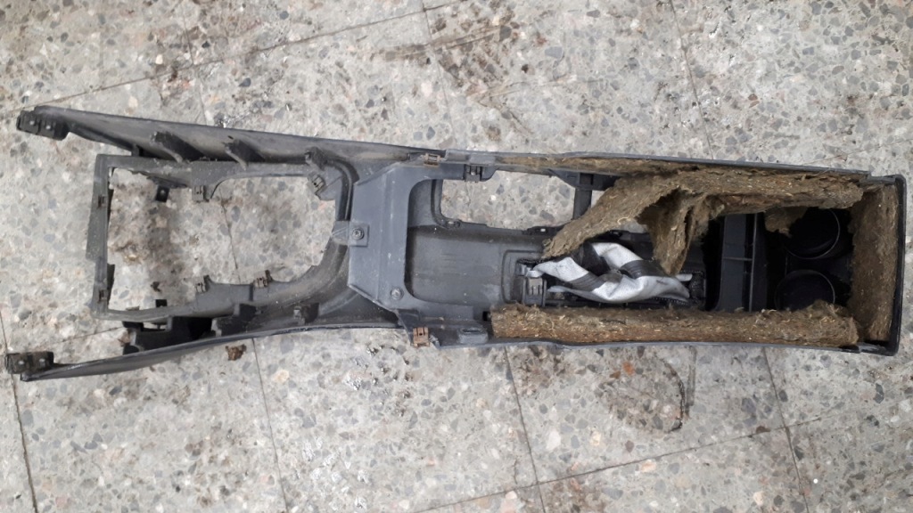 151898000 тунель середній alfa romeo 156 Ціна