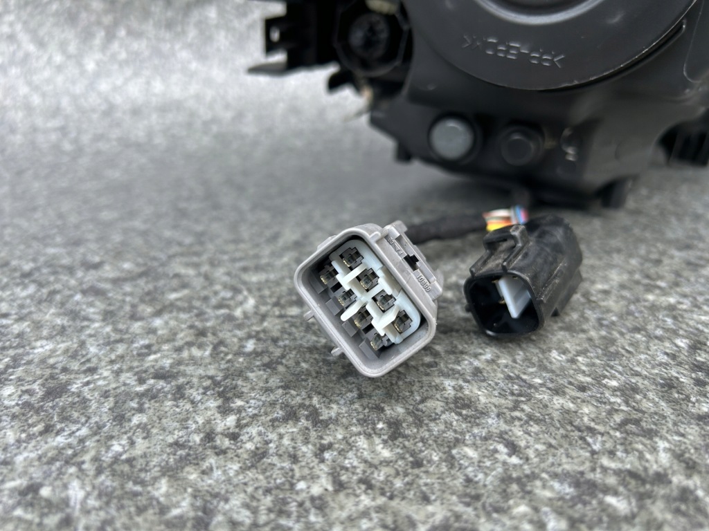 Фара ліва передня toyota auris 2 2 full led рестайлінг  81150-02k60 Київ