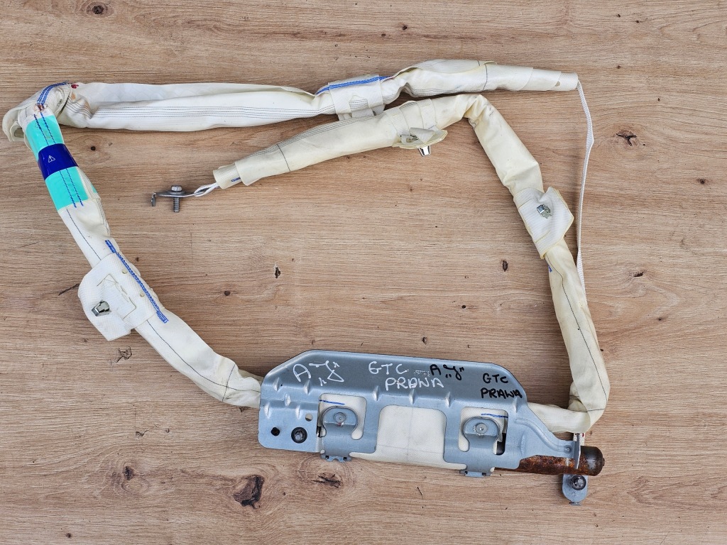 Купити Шторка безпеки повітряна права подушка безпеки opel astra j gtc 3d 13251666