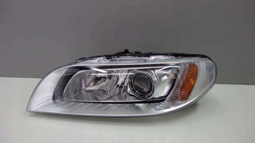 фото №1, Volvo v70 s80 lift лампа передняя левая 31420013