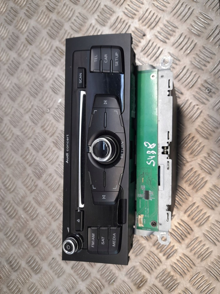 фото №1, Audi a4 s4 b8 8k 2014 с передний панель / радиопроигрыватель cd/dvd/gps