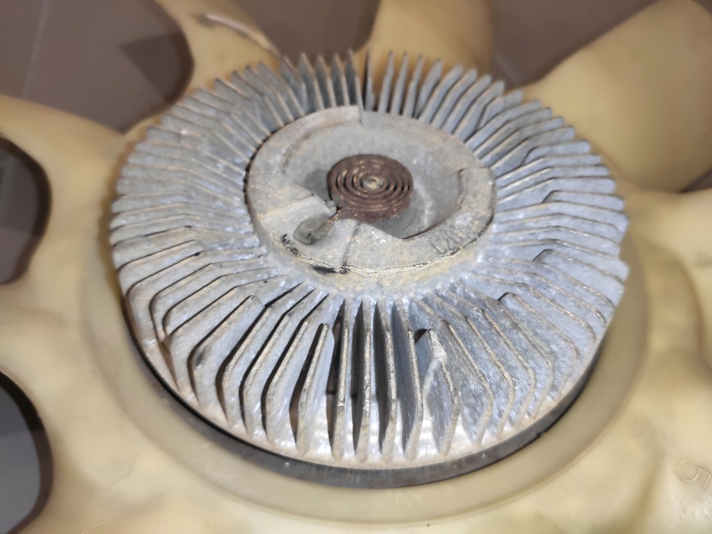 фото №12, Jeep cherokee liberty kk 2.8crd nitro вязкостная муфта вентилятор крыльчатка zdrowy oryg