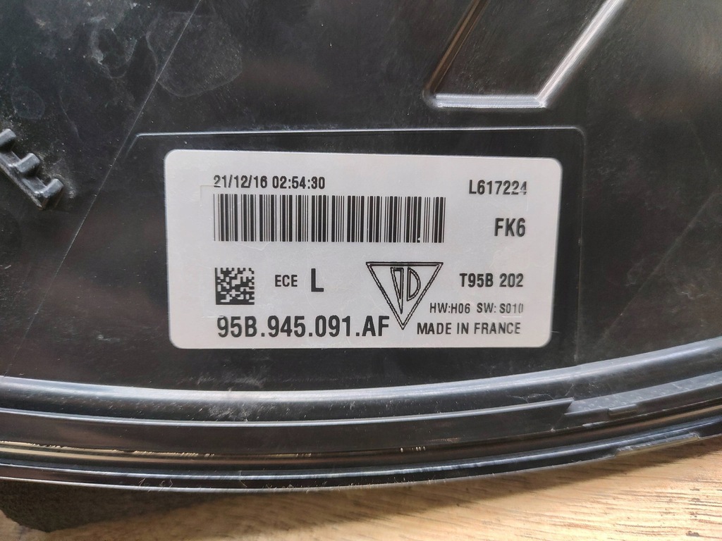 фото №7, Porsche macan 2021 задняя сторона левая лампы задние