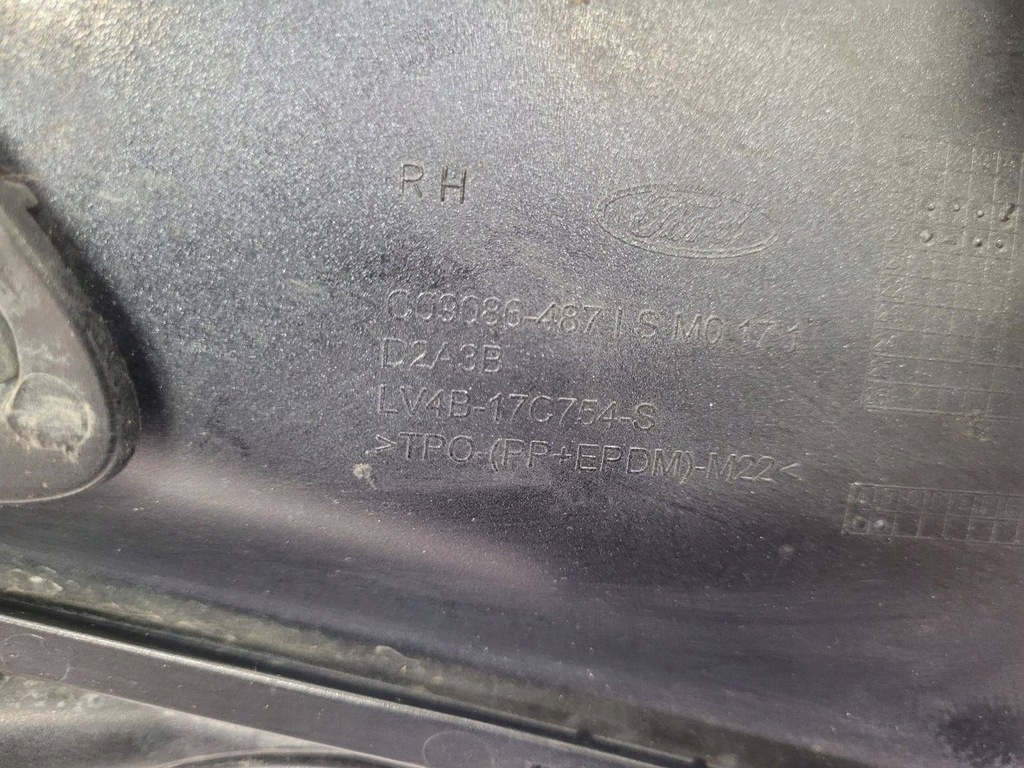 фото №11, Решётка бампера правая сторона верхний ford kuga 3 2020 lv4b-17c754-s