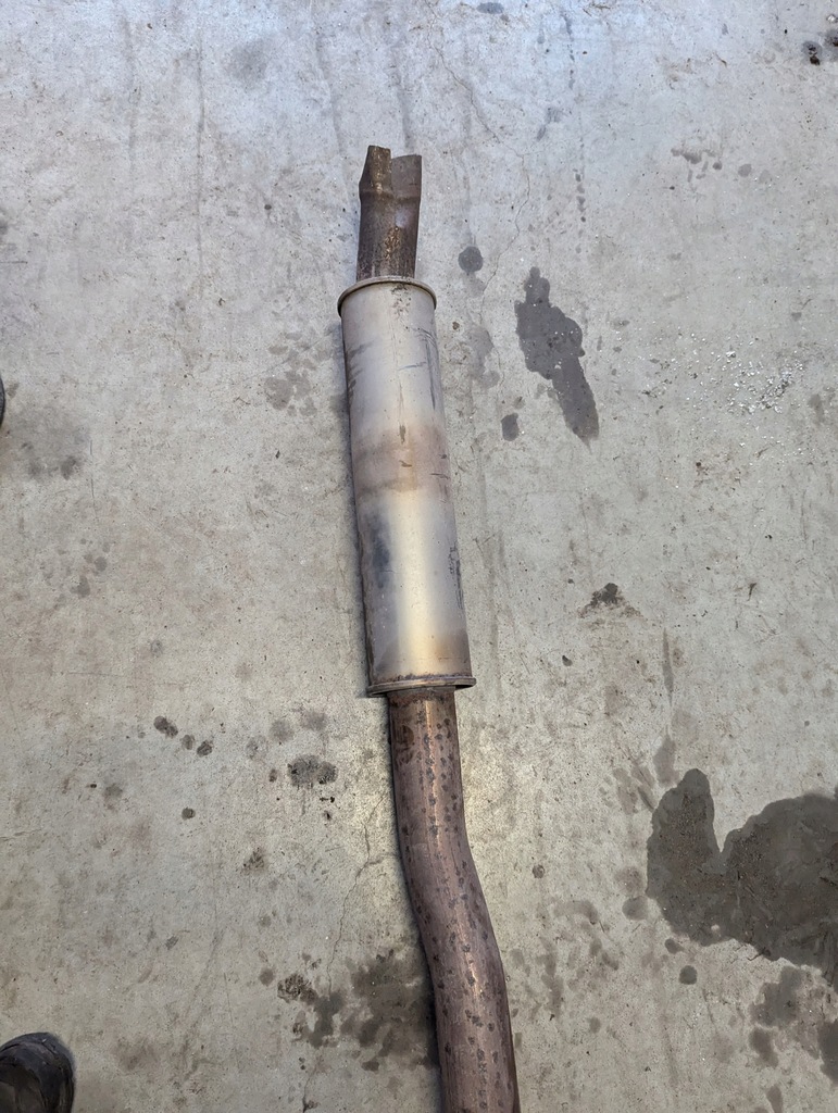 фото №13, Bmw x1 f48 f49 2015-2022 2.0i гасник труба вихлопна