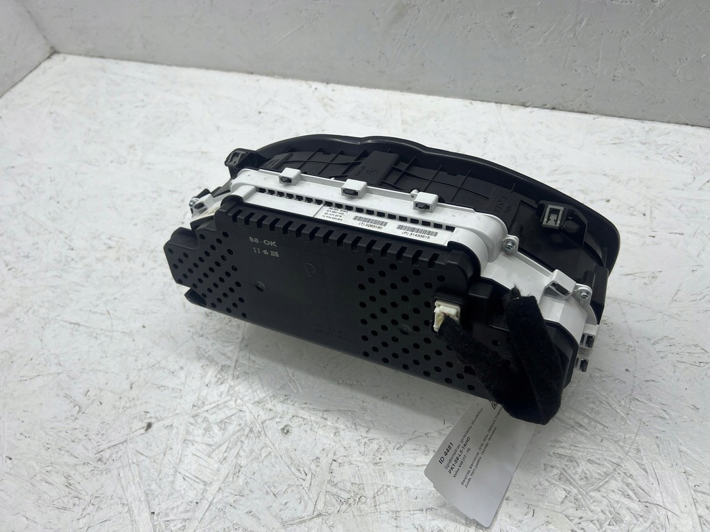 фото №15, Volvo v40 2016 счетчик / спидометр