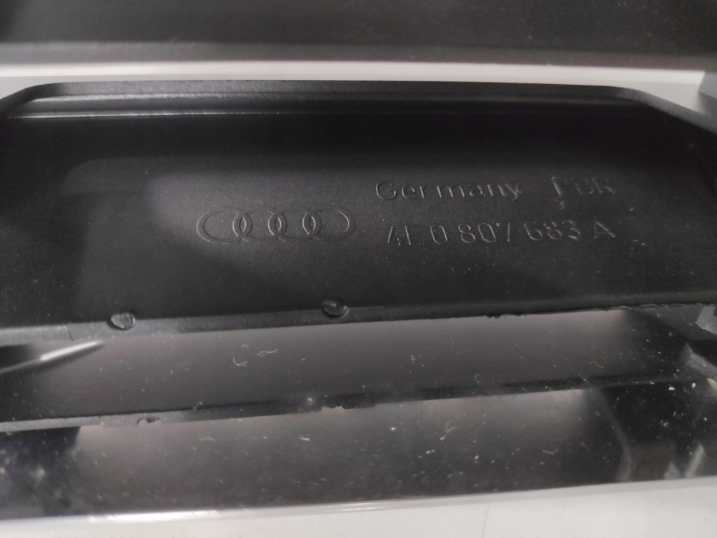 фото №8, Решётка бампера средняя audi a-8 d3 prz. lift 365