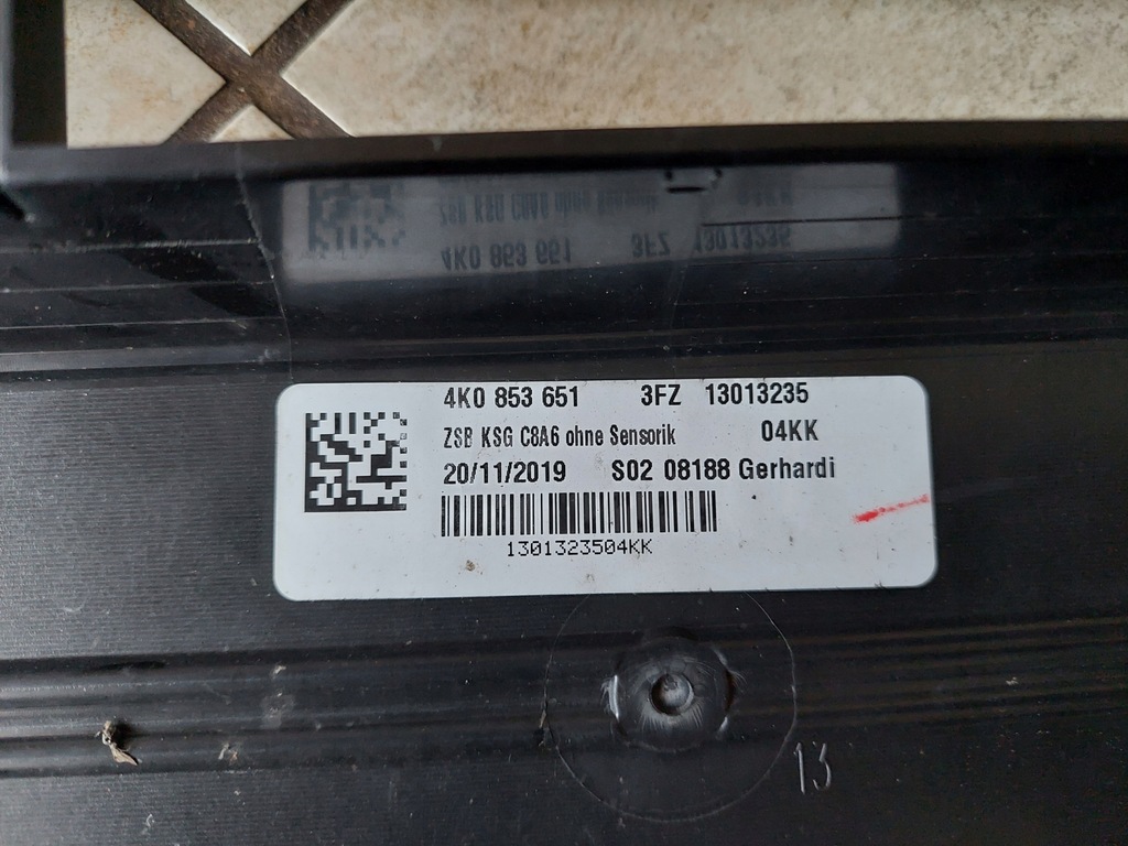 фото №16, Решітка радіатора - решітка радіатора - audi a6 c8 - 4k0