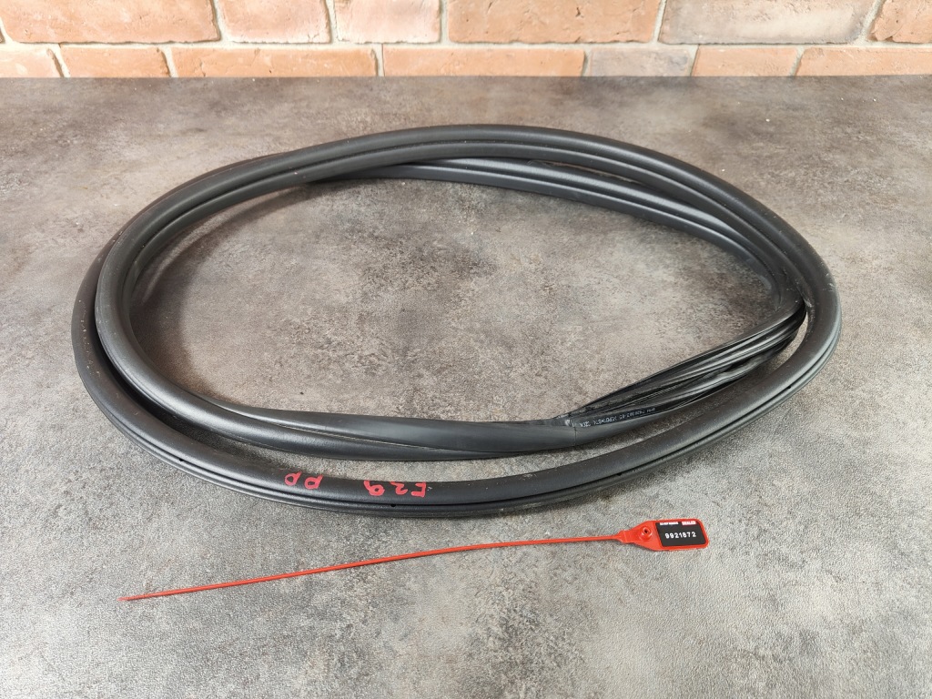 фото №1, Прокладка кузовна двері права правий перед передніх bmw f39 x2