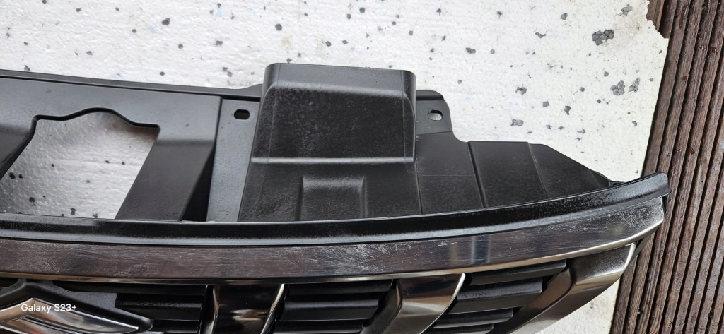 Suzuki vitara 3 рестайлинг  решётка  решётка радиатора бампера 2018- 72121-86r0 с Разборки