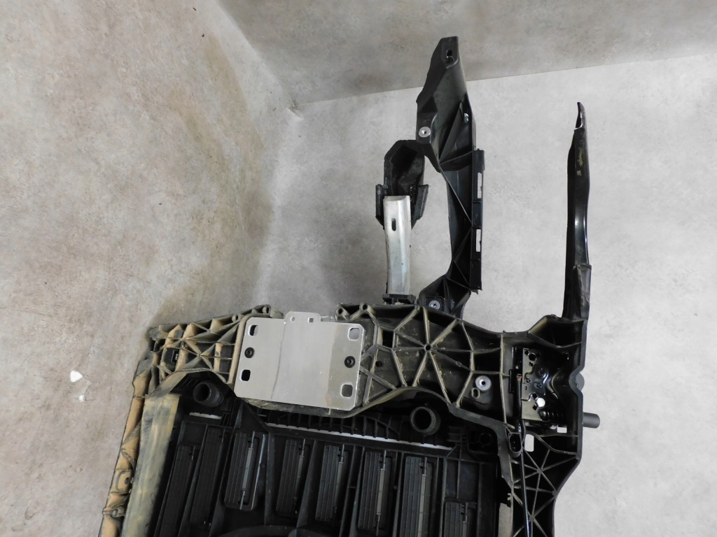 Audi q5 80a рестайлинг  усилитель ремень перед комплектный  радиатор балка с Разборки