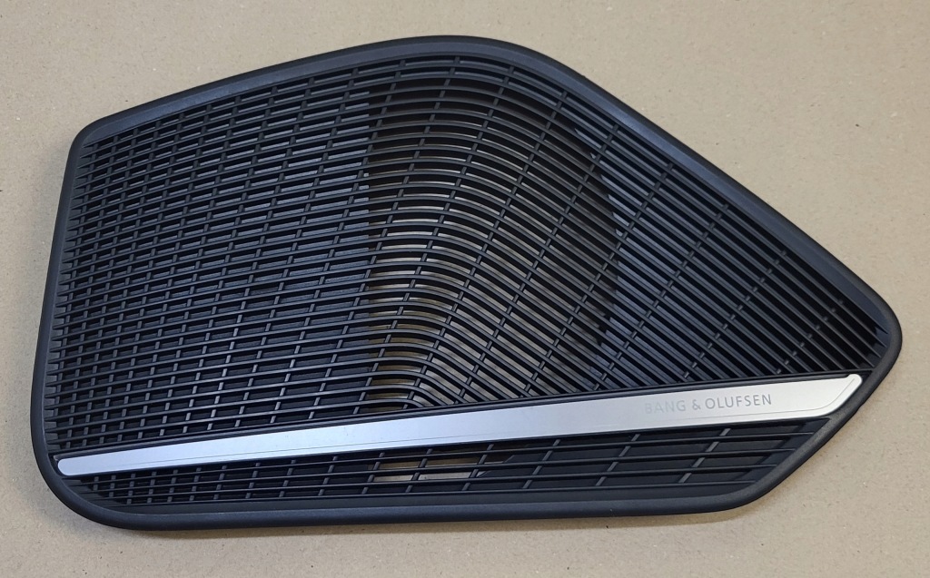 фото №1, Накладка защита динамика подсветка led audi a5 8w a4 b9 bang olufsen