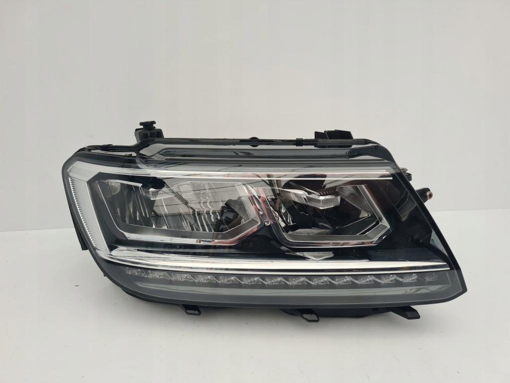 фото №1, Лампа права full led vw tiguan ii 5nb941036b