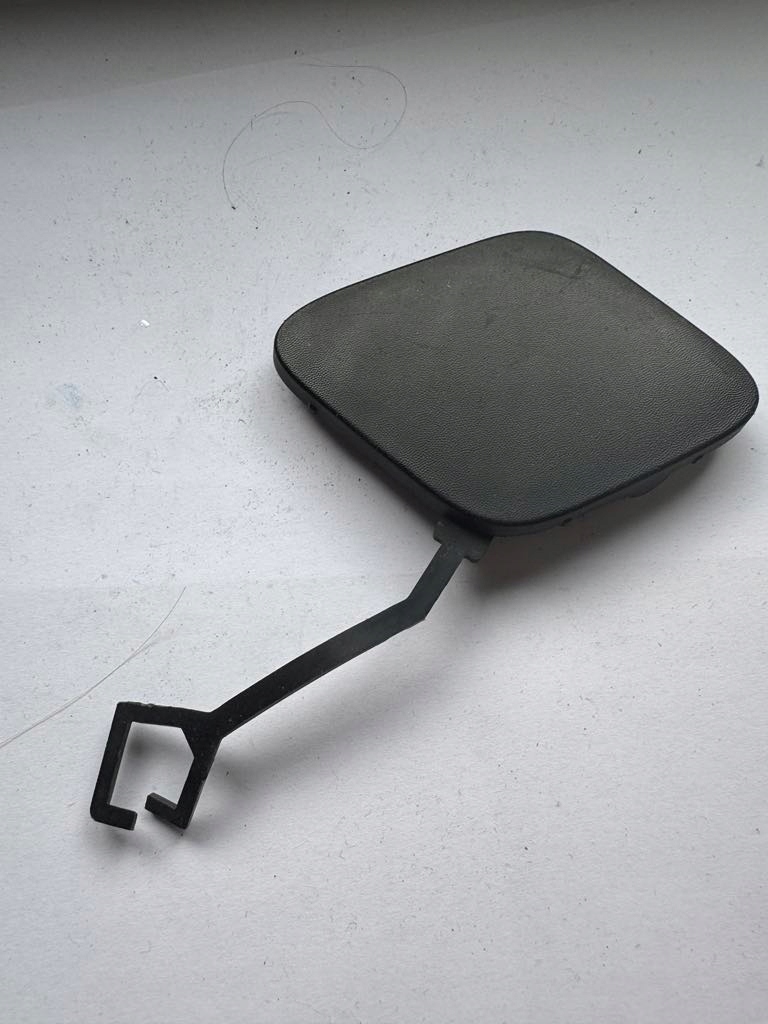 фото №1, Peugeot expert citroen jumpy iii - заглушка фаркоп бампера перед 9811713577