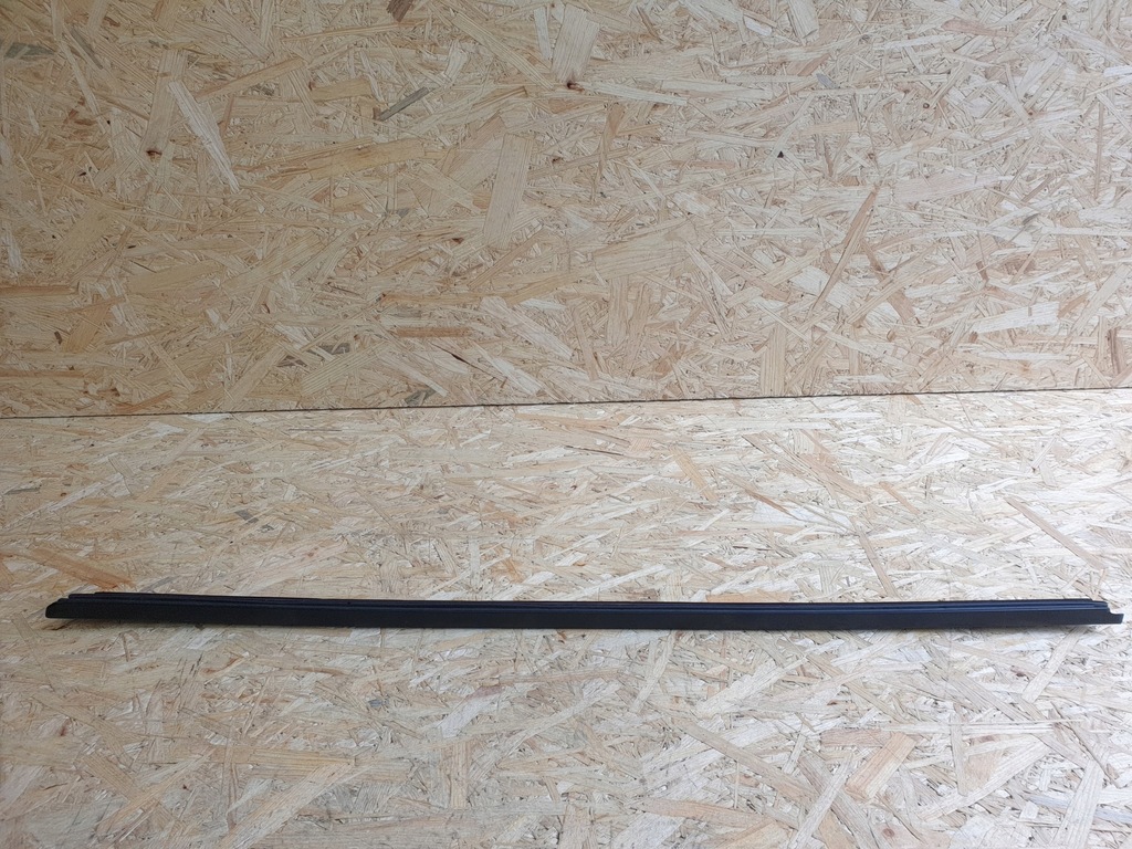 фото №1, Jaguar f-type молдинг ущільнювач