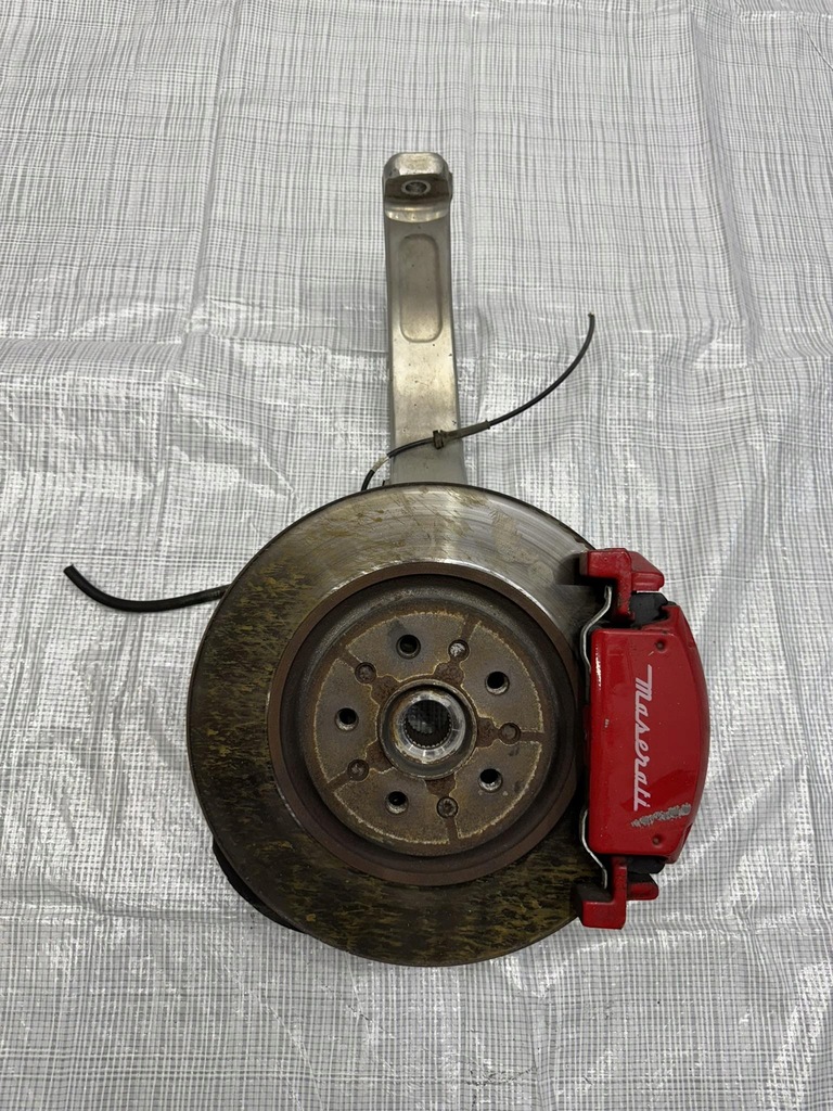 фото №1, Поворотный кулак передняя правая maserati levante 6700320520