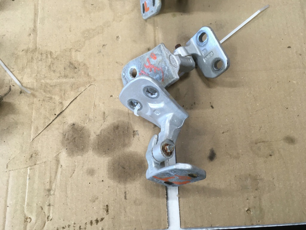 фото №2, Петля петли дверь перед задняя discovery iii 3