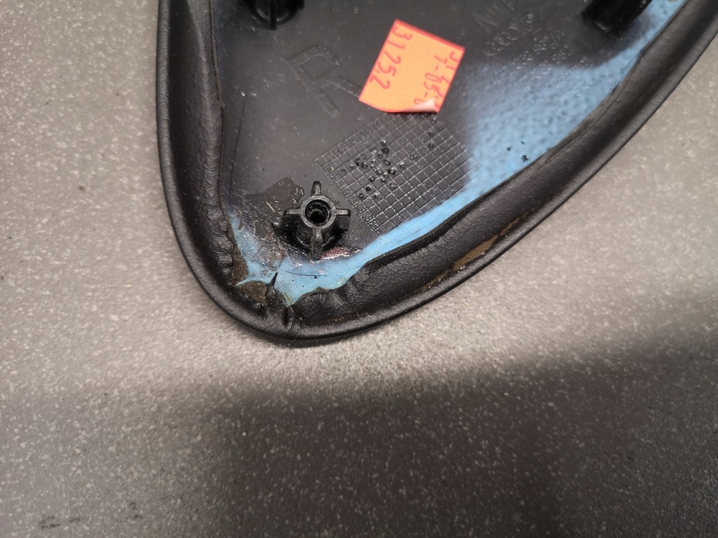 фото №11, Заглушка обшивка права audi a8 d3 4e1868982a