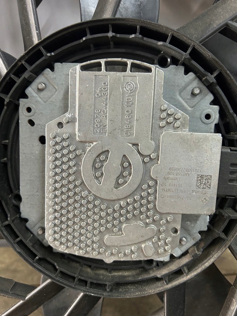 Вентилятор корпус радиатора bmw x3 f25 x4 f26 Киев