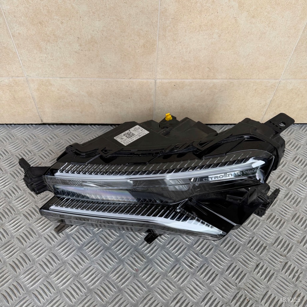 Фара ліва правий ліхтарі  передні комплект citroen c5 aircross рестайлінг  full led Доставка