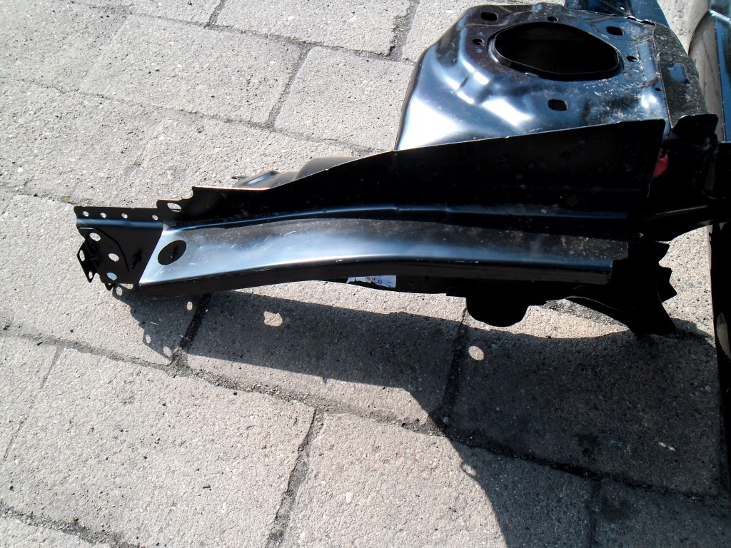 фото №6, Mercedes cla 117 лонжерон підкрилок чверть