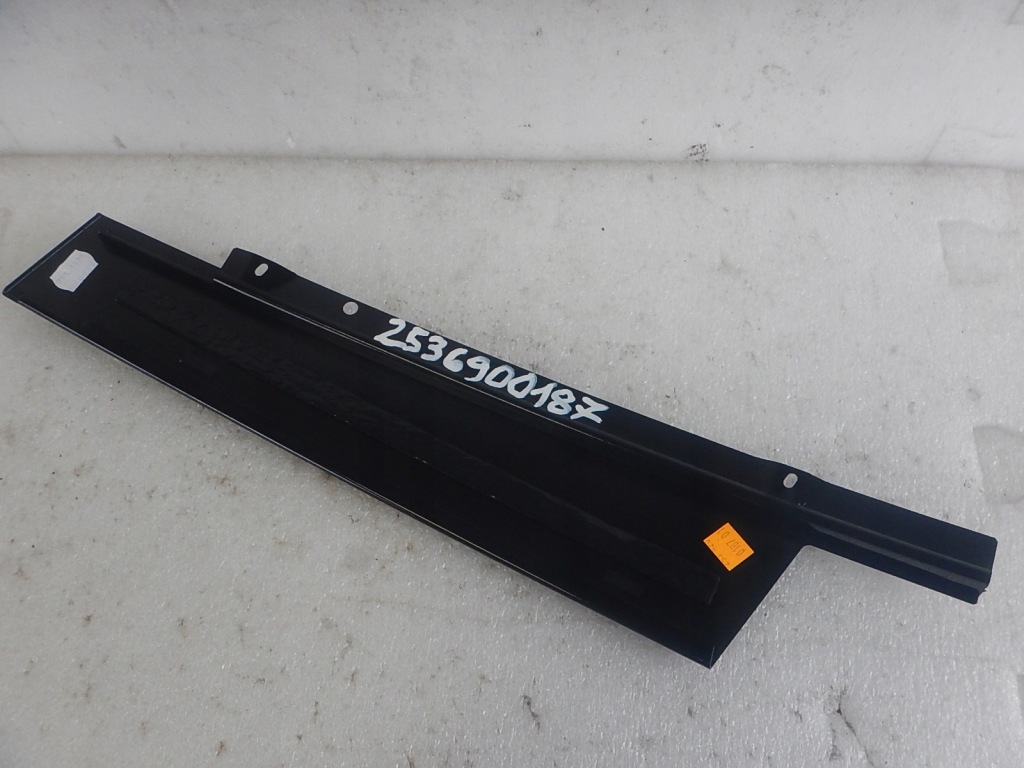 фото №2, Mercedes glc x253 молдинг na блок двигателя дверь левый задняя