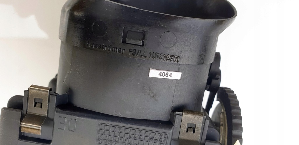 фото №10, Skoda octavia 1 i mk1 lift po рестайлинг решётка обдув левая исправна оригинал