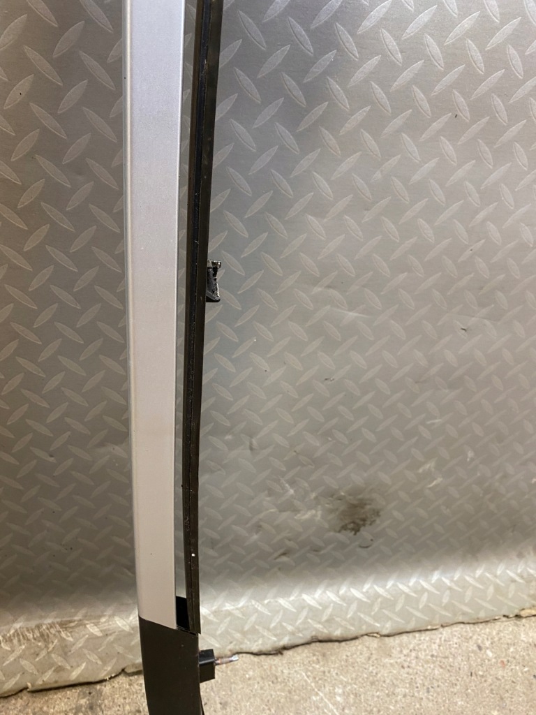 Рейлінг даховий правий chevrolet trax оригінал Доставка