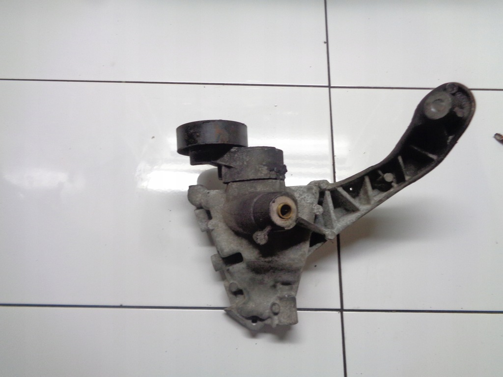 фото №6, Volvo xc60 xc70 3.0 t6 кронштейн двигателя ag9n-19n586-aa