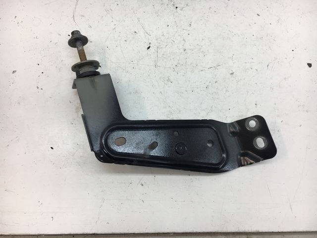 фото №4, Volvo xc90 ii кронштейн крыла правый перед