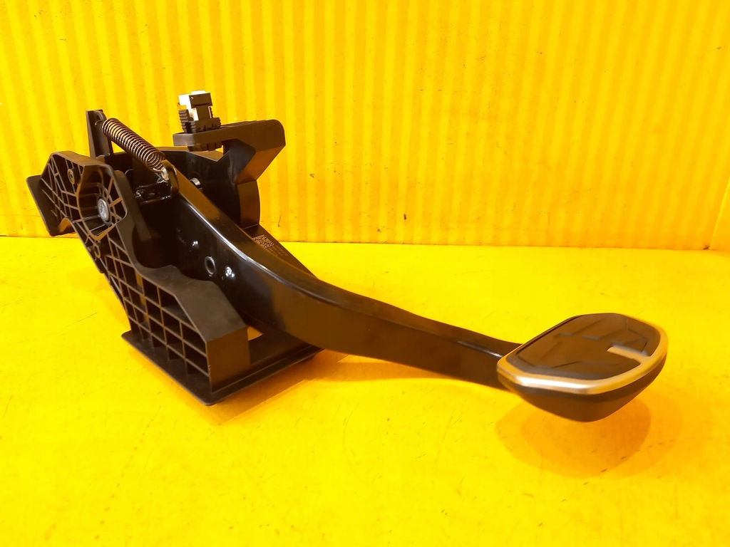 фото №1, Bmw 2 f44 f40 педаль гальма 6888753