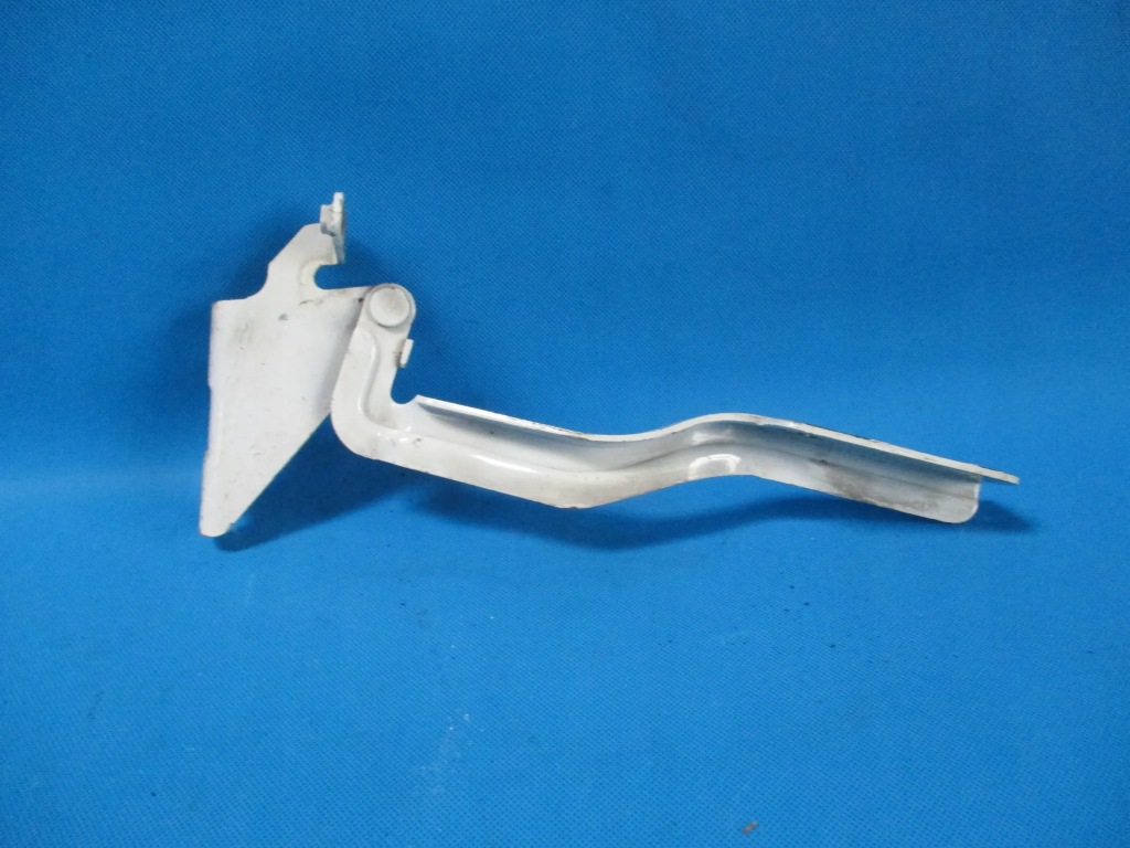 фото №3, Петля капот левый nissan nv200