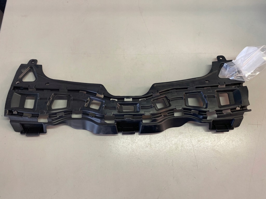 фото №1, Mercedes x156 gla кронштейн накладка поперечина задняя a1568855401