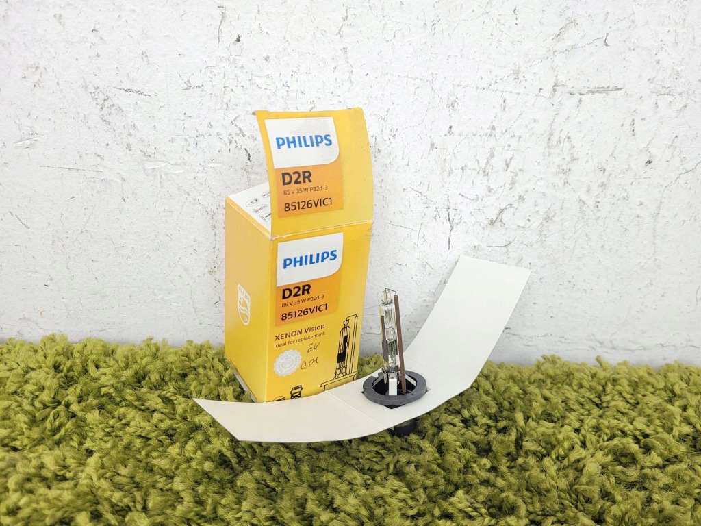 Купить Лампочка ксенон philips vision d2r 35 w a8 d2 lexus es gs w210 w220 slk r170