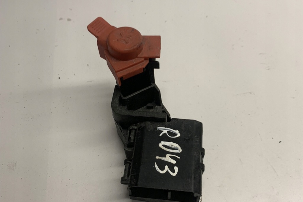 Клемма аккумулятор bmw x5 f15, f85 9367807 3.0l дизель 190kw 2015 Цена