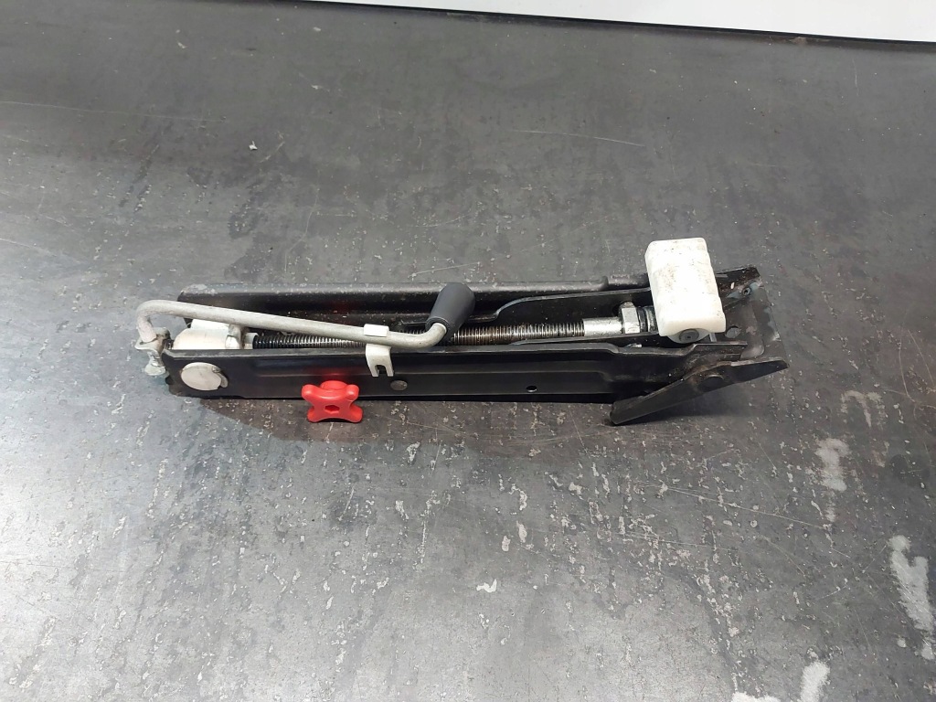 фото №1, Домкрат bmw 3 e46 675713103 7112675713103