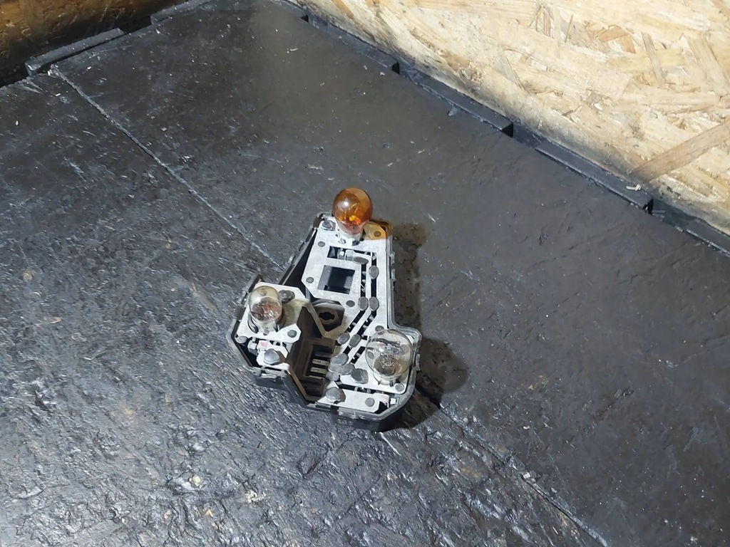 фото №9, Вкладыш лампы задний правой ford galaxy i lift 7m5945258