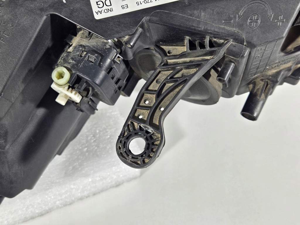 фото №11, Лампа левая перед передняя renault kadjar 2015- линза led cala eu