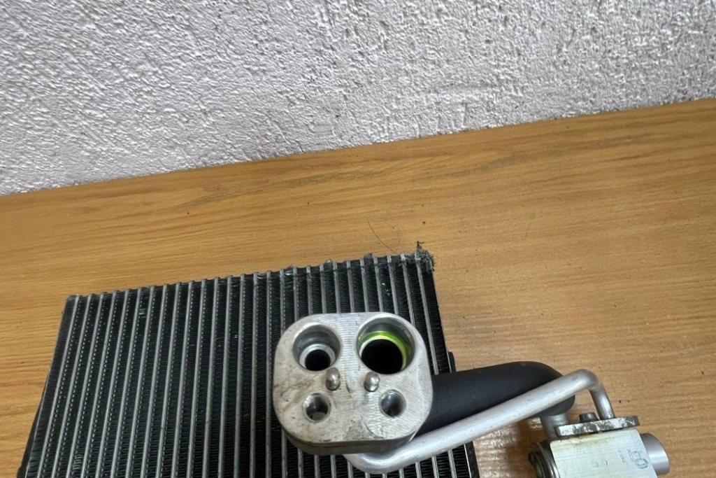 Радіатор кондиціонера bmw 7 e65, e66, e67 k6565002 3.0l дизель 170kw Київ